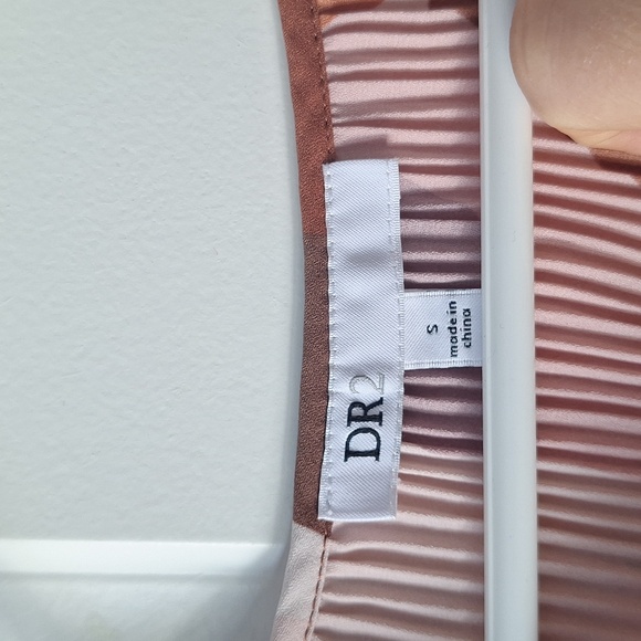 DR2 Women's Abstract Rust and Cream Blouse - Picture 2 of 4